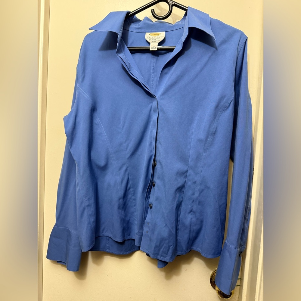 Talbots Blue Button-Up Women's Wrinkle resistant Shirt Size 16 Petite